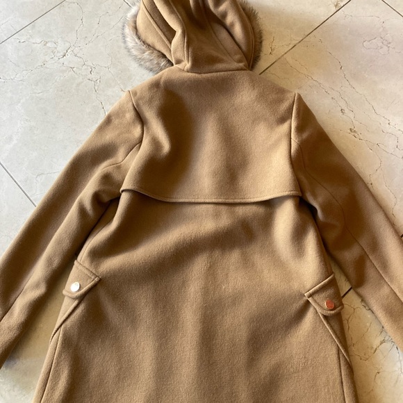 Beautiful wool blend coat by Trina Turk with coyote fur around the hood. - Picture 3 of 3